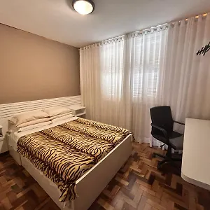https://apto-2-quartos-casal-sofa-cama-ate-5-pessoas-avenida.hotels-portoalegre.net